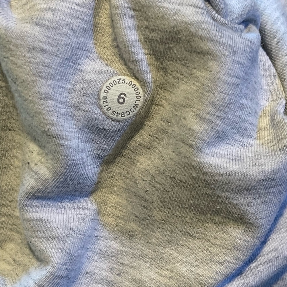Lululemon hoodie women’s size 6 gray pre-owned condition‎ - Picture 7 of 7
